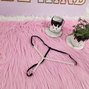 NIB Pearl V-String Back One Size: Alluring Elegance NIB